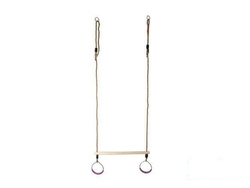 Gymnastisches Trapez mit runden Reifen