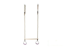 Gymnastisches Trapez mit runden Reifen